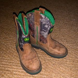 Kids John Deere camo boots 12.5